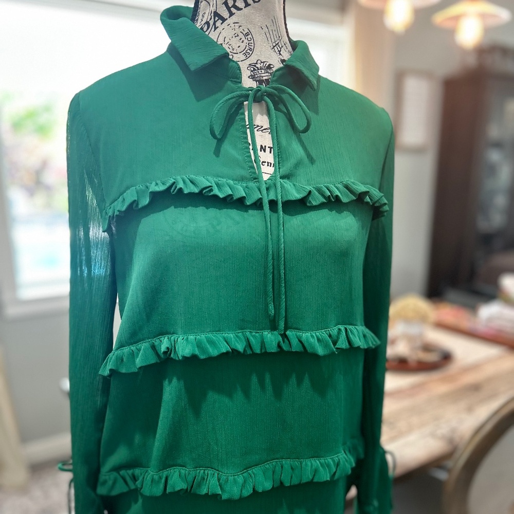 🌲EUC- WOMENS BLOUSE